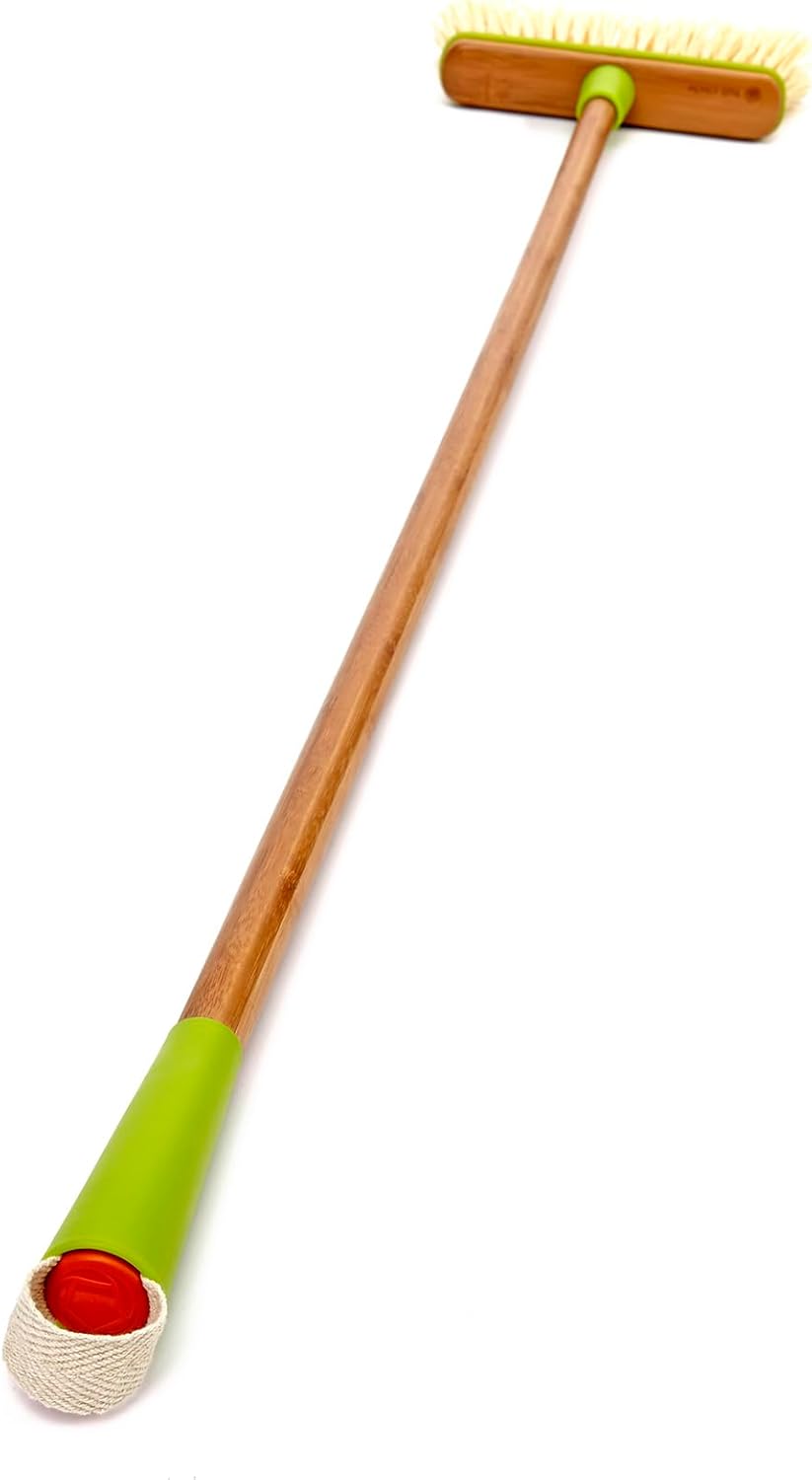 Full Circle Clean Sweep Bamboo Broom - Angled for Precision in Tight Spaces, with Recycled Stiff Bristles for Indoor & Outdoor Cleaning - Ideal for Pet Hair, Kitchen, Hardwood, and Garage, Green